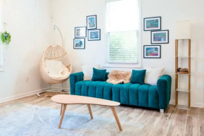 2BR Boho Chic Duplex, Savannah - Near Tybee Island!